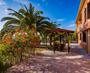 Mazourka – Luxury Suites