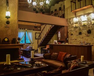 Aetoma Suites
