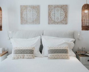 Hora Suites
