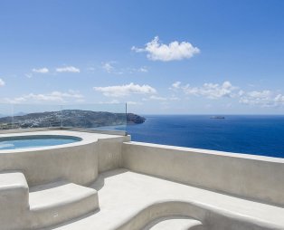 Caldera's Dolphin Suites