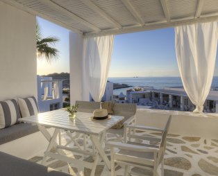 Minois Sugarcube Suites: Ανακαλύψτε την ουσία της κυκλαδίτικης ζωής στην Πάρο