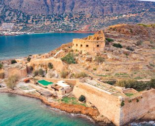Άγιος Νικόλαος: Ξακουστός για τις παραλίες του