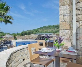 Anaxo Resort
