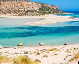 Ταξιδιωτικό περιοδικό της Τσεχίας ανέδειξε τις 10 καλύτερες παραλίες της Ελλάδας