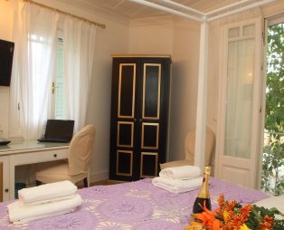 Αίγλη Hotel