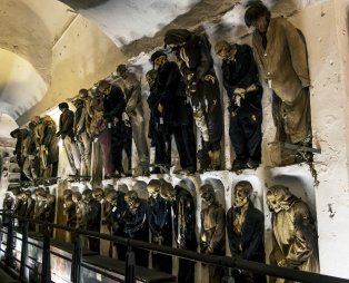 10 τρομακτικά μέρη για θαρραλέους ταξιδιώτες