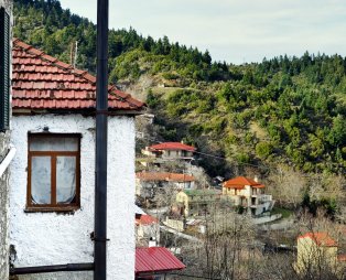 Ένα ελληνικό χωριό βγαλμένο από πίνακα ζωγραφικής