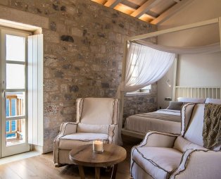 Bassa Maina Villas & Suites