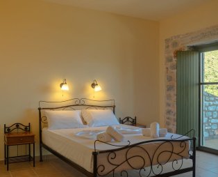 Onar Guest House Mani