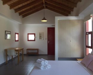 Kyfanta Studios & Apartments