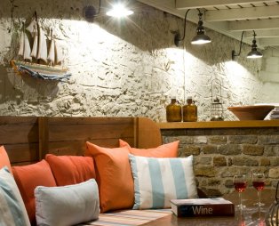 Mylos Apartments