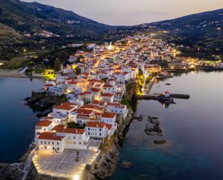Αυτό είναι το ελληνικό νησί που προτείνουν οι New York Times για διακοπές το 2021