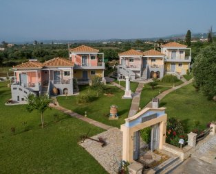 Τα Σπιτάκια Τσαρμπόπουλος