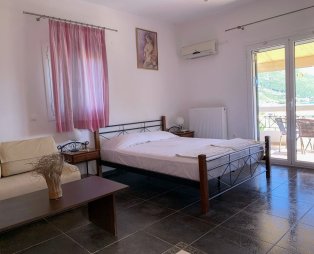 Aegli Apartments & Studios