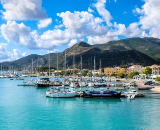 Λευκάδα: Το στεριανό νησί με την αστείρευτη ομορφιά