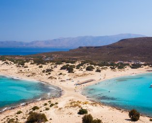 Διεθνή ΜΜΕ εκθειάζουν την Ελαφόνησο - «Το νησί με τις πιο όμορφες παραλίες»