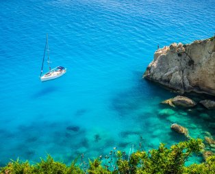 Λευκάδα: Το στεριανό νησί με την αστείρευτη ομορφιά