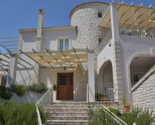 Villa Mylos