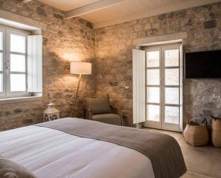 Bassa Maina Villas & Suites: Ανάλαφρη πολυτέλεια και απόλυτη ιδιωτικότητα στην καρδιά της Μάνης
