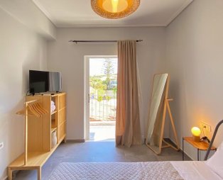 Theros Lux Apts.