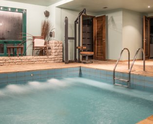 Avaris Hotel