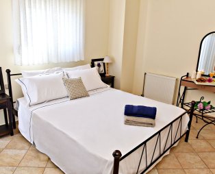 Villa Arolithos
