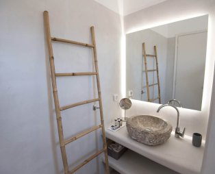 Eleana Studios