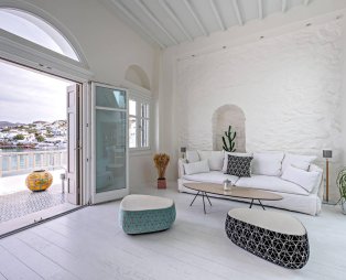 PNOE SEAFRONT RESIDENCE MYKONOS