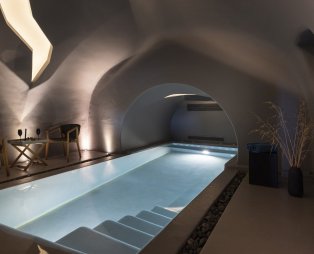 Kivotos Santorini: Μια avant garde Κιβωτός αράζει στην Καλντέρα της Σαντορίνης