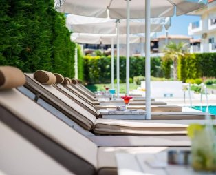 Lagaria Hotel & Apartments