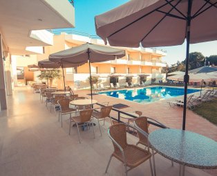 Adonis Hotel