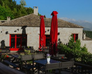 Rouista Tzoumerka Resort: Εκεί που η πολυτέλεια συναντά την άγρια φύση των Τζουμέρκων