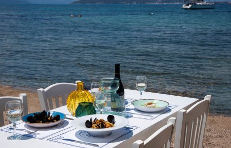 Αίγινα: Τα στέκια των καλοφαγάδων
