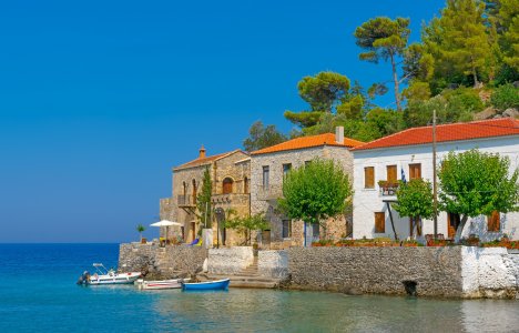 5 picturesque fishing villages of the Peloponnese for unforgettable getaways