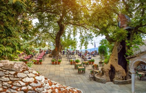 4 getaways that blend mountain and sea