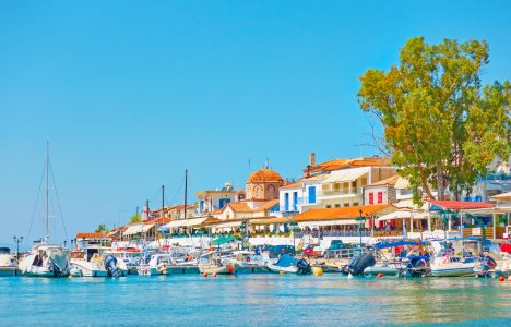 5 day trips for fish and seafood near Athens