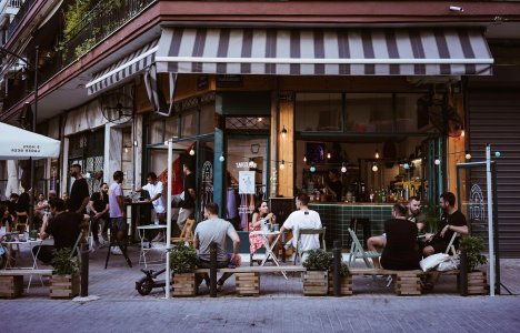 8 stops for food, coffee and drinks in Thessalonikis most up-and-coming neighborhood