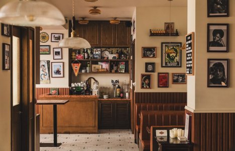 Where is the worlds best bar located