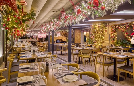 To Vrasto in Chalandri captures the warmth of Christmas in every dish