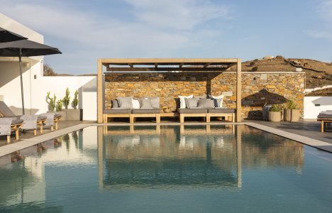 Chora Kythnos Suites: Πολυτελής διαμονή στην καρδιά της Κύθνου
