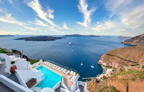 Athina Luxury Suites: Experience luxury in Santorini