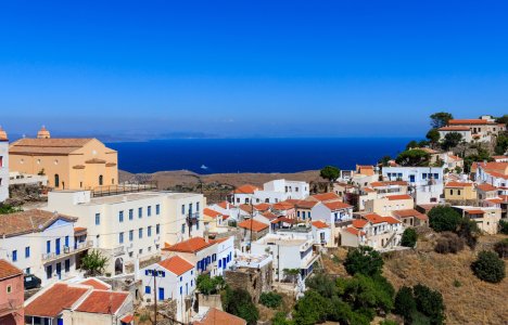 Τζια: Όλα όσα αξίζει να δείτε και να κάνετε στο πιο κοντινό νησί των Κυκλάδων