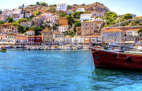 Η Ύδρα στη λίστα του Forbes – Μέρος προσέλευσης για την αφρόκρεμα των καλλιτεχνών