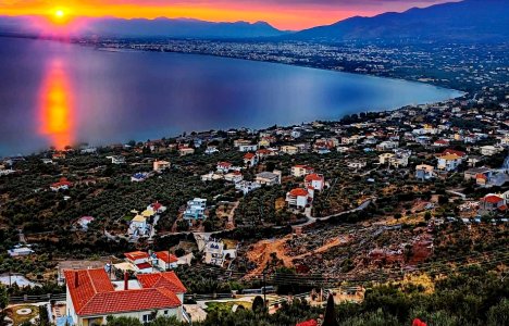 Από τη Μύκονο στην... Καλαμάτα! Αυτοί είναι οι δημοφιλέστεροι προορισμοί διακοπών του Σεπτεμβρίου