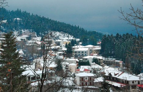 Δεν θα μείνει κανείς στην Αθήνα! «Βουλιάζουν» τα τουριστικά θέρετρα για τις Γιορτές