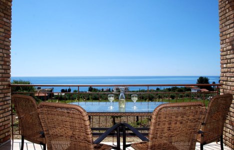 Takis Bizos - Apartments