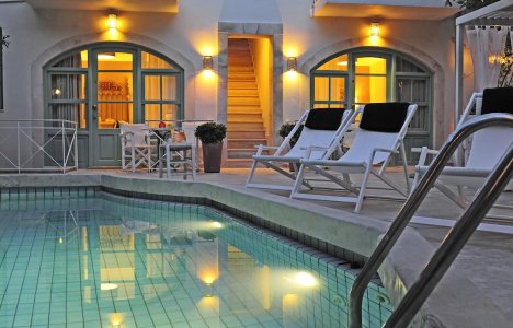 Mythos Suites Hotel