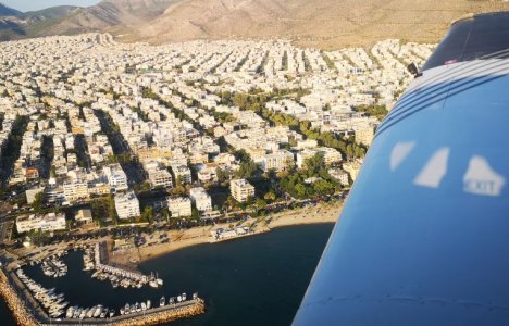 Το Athens Flying Week μας μαθαίνει να... πιλοτάρουμε αεροπλάνο (vid)