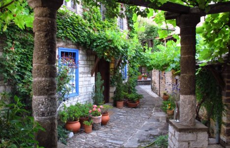Saxonis Houses