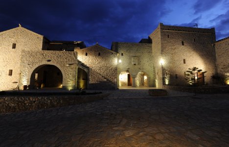 Xemoni Hotel